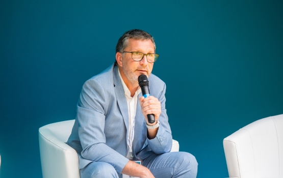 A speaker of inetum talk during logistics conference