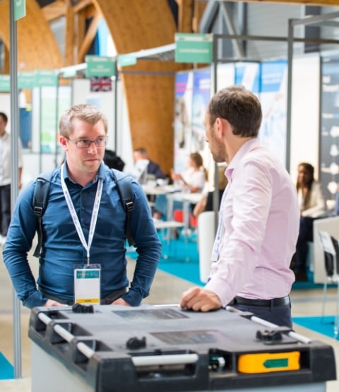 Demonstration of an innovation during a business-focused one-to-one meeting at Top Logistics Europe