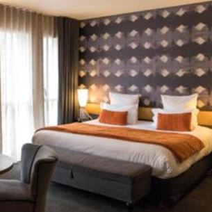 Very sunny room at the L'Adresse hotel in Saint Malo, equipped with everything you need for a pleasant stay 