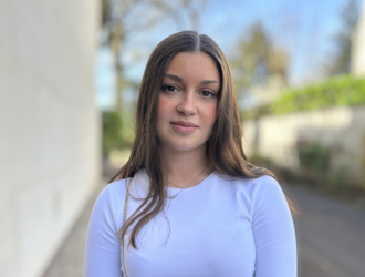 Portrait de Jenifer GOMES, assistante communication