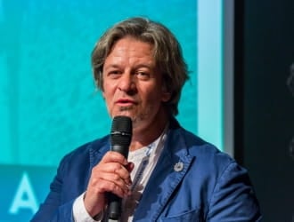 Portrait de Jérôme LETU-MONTOIS, directeur de l'évènement top logistics europe, professionnel et souriant.